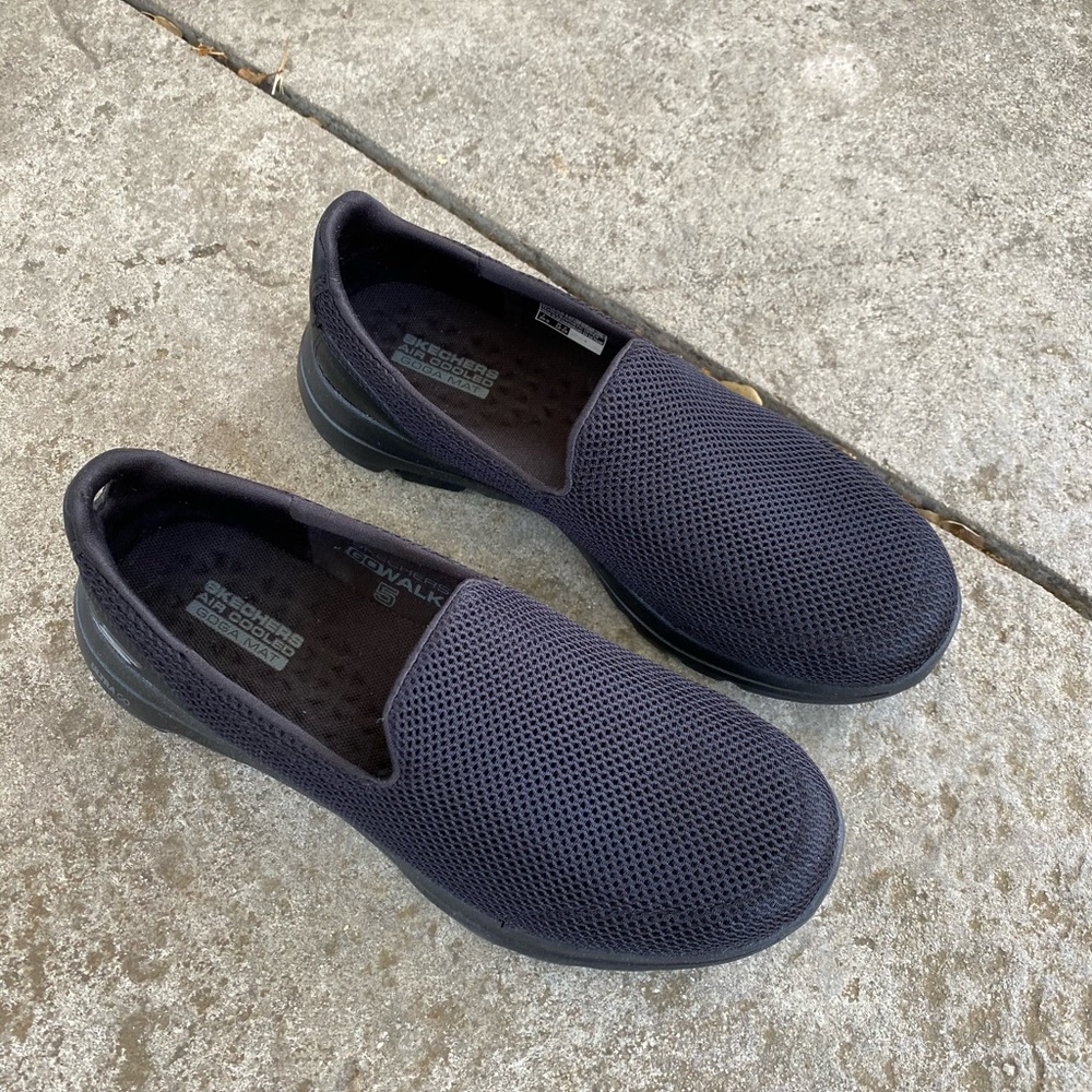 (268) Sketchers